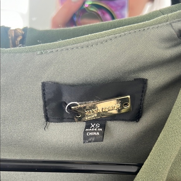 Alexia Admor “Wren” Army Green Sleeveless Dress - Picture 5 of 8